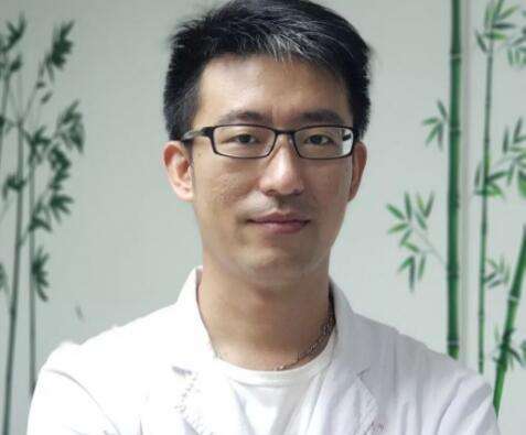 冯隽医生.jpg