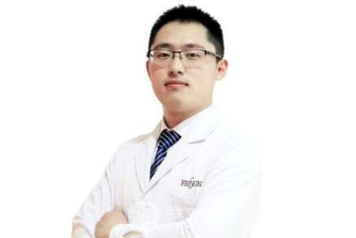 李龙.jpg